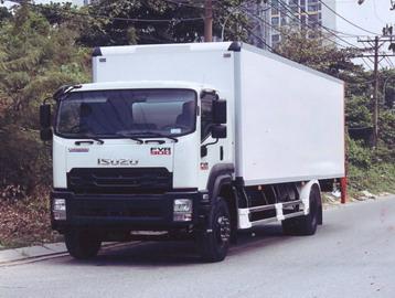 XE TẢI THÙNG KÍN 6.7 TẤN ISUZU FVR34UE4 – BỬNG NÂNG