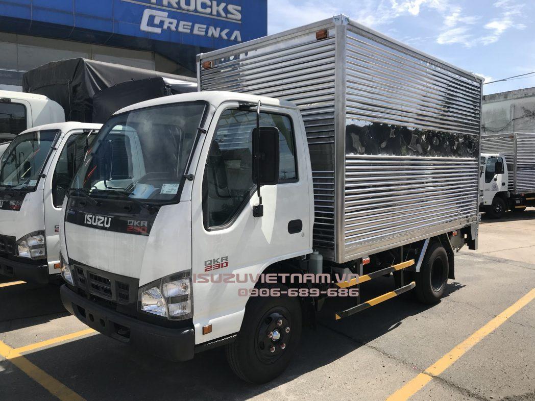 XE TẢI THÙNG KÍN 1.9 TẤN ISUZU QKR77FE4 – BỬNG NÂNG