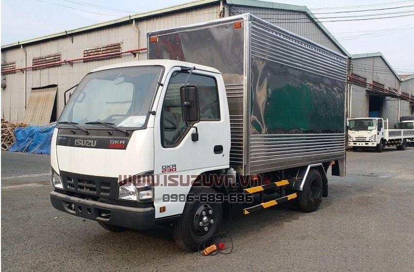 XE TẢI THÙNG KÍN 1.995 TẤN ISUZU QKR77FE4 – BỬNG NÂNG