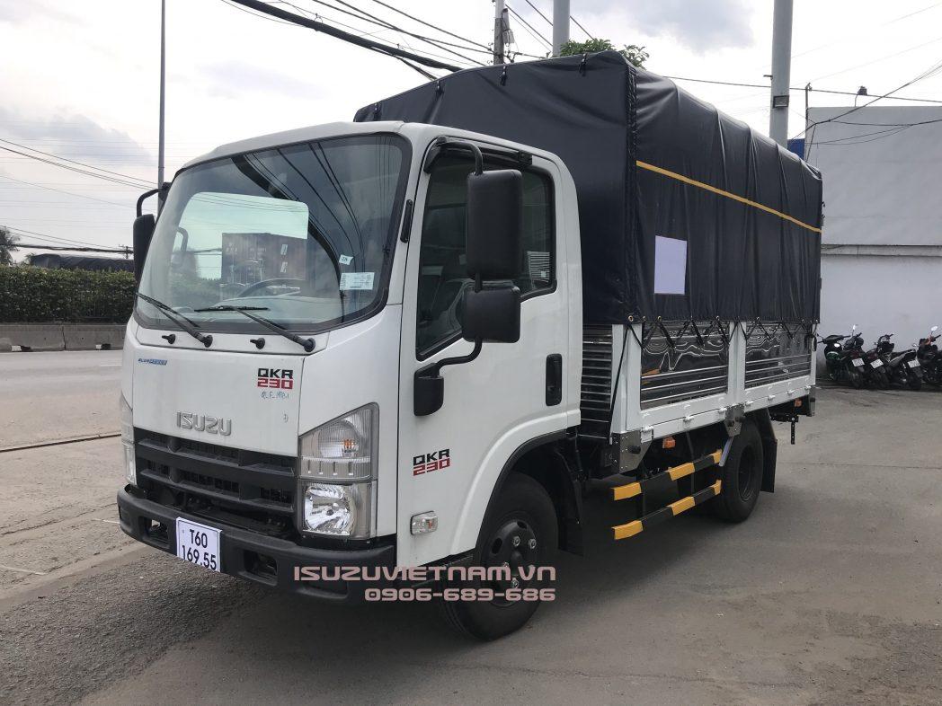 XE TẢI THÙNG MUI BẠT 2.28 TẤN ISUZU QLR77FE4 – ĐẦU VUÔNG