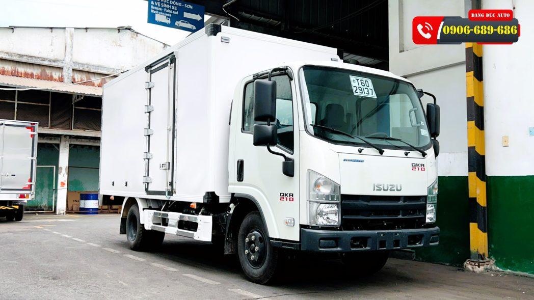 XE TẢI THÙNG KÍN COMPOSITE 2.28 TẤN ISUZU QMR77HE4A (QKR210)